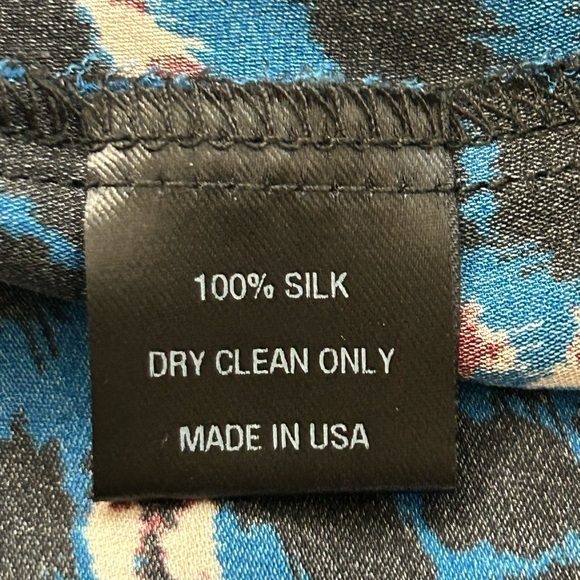 Alice & Trixie 100% Silk Top Blue Black Animal Print Women’s M Prairie Tie Neck - Picture 10 of 10